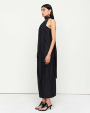 Make a statement in the Leo Top – a one-shoulder, long-sleeve design featuring an exaggerated neck tie and side splits for effortless elegance.